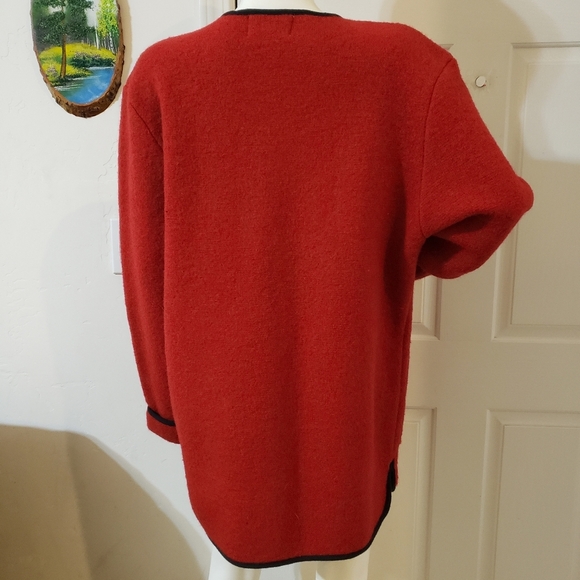 Tally Ho Red Wool Garment Label - Picture 5 of 11